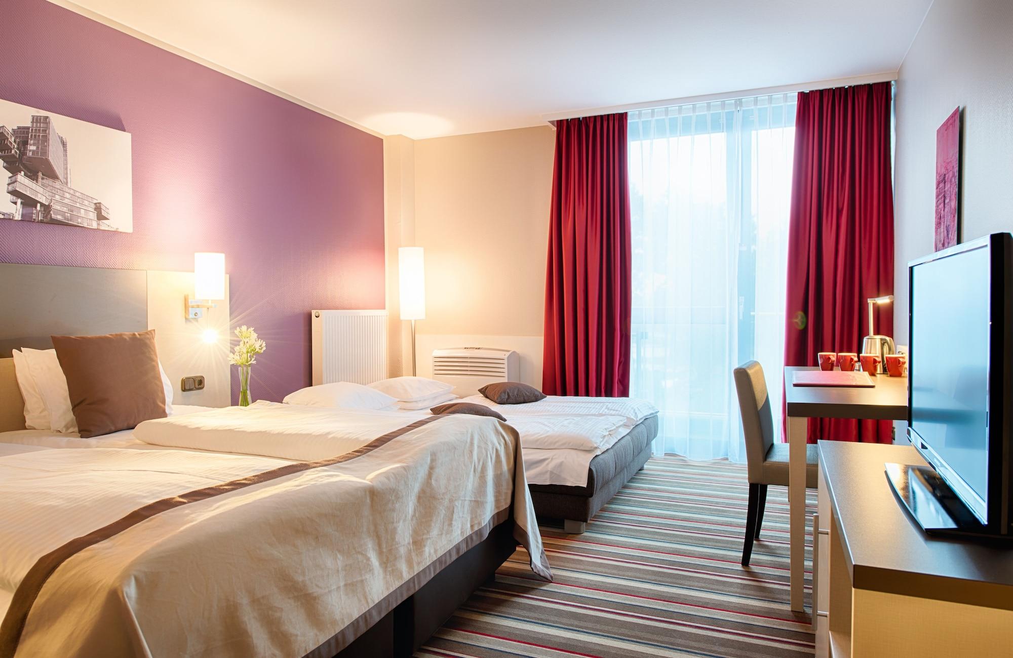 ลีโอนาร์โด้ โฮเต็ล ฮันโนเวอร์ แอร์พอร์ต Hotel Langenhagen  ภายนอก รูปภาพ