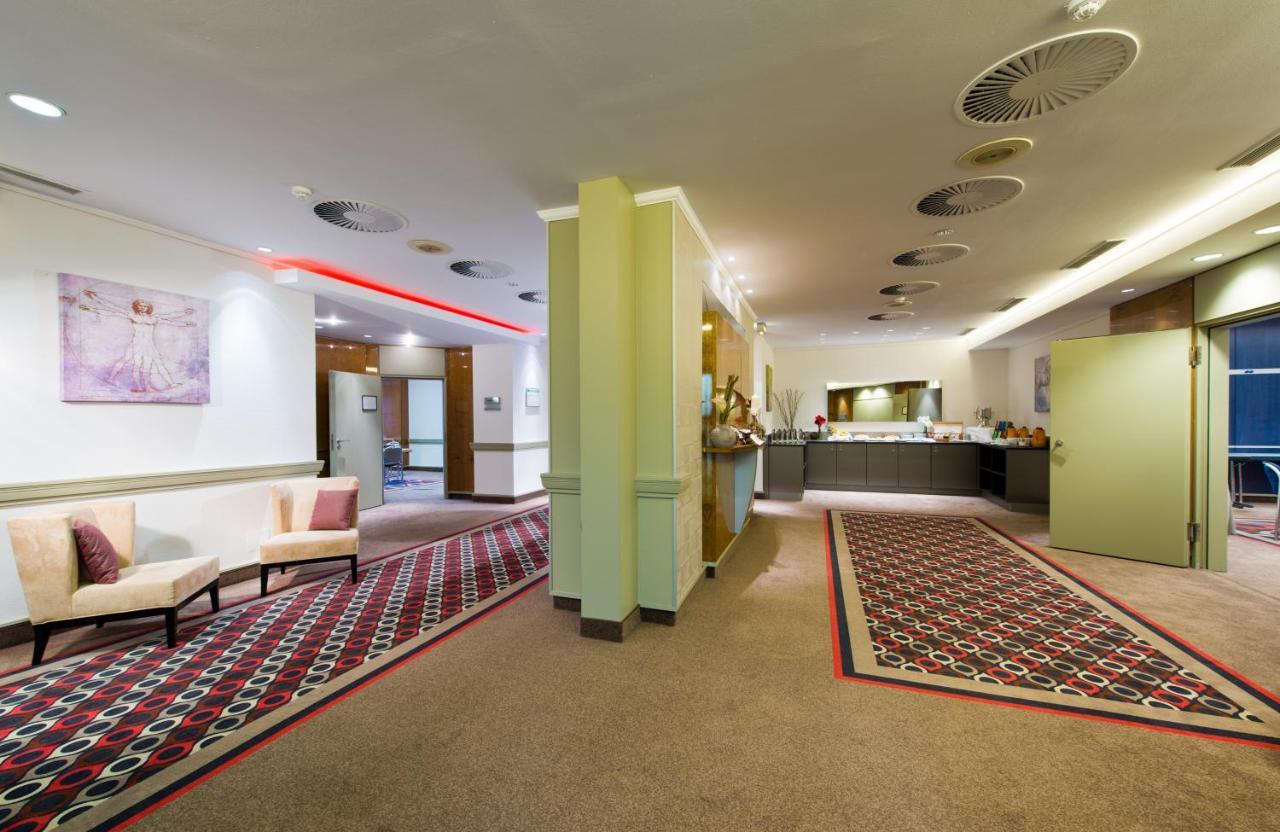 ลีโอนาร์โด้ โฮเต็ล ฮันโนเวอร์ แอร์พอร์ต Hotel Langenhagen  ภายนอก รูปภาพ