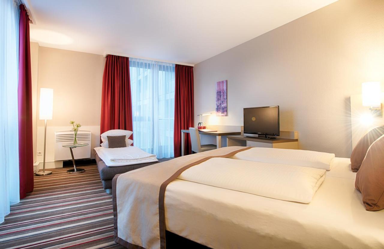 ลีโอนาร์โด้ โฮเต็ล ฮันโนเวอร์ แอร์พอร์ต Hotel Langenhagen  ภายนอก รูปภาพ