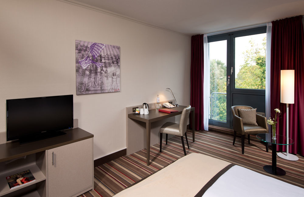 ลีโอนาร์โด้ โฮเต็ล ฮันโนเวอร์ แอร์พอร์ต Hotel Langenhagen  ภายนอก รูปภาพ